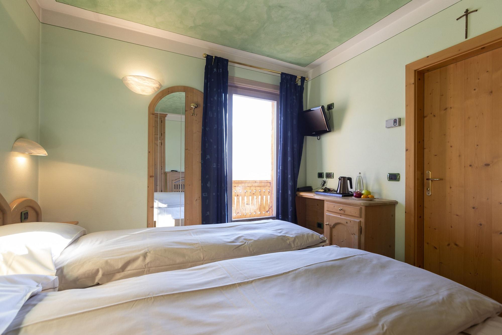 ליביניו Hotel "La Suisse" מראה חיצוני תמונה