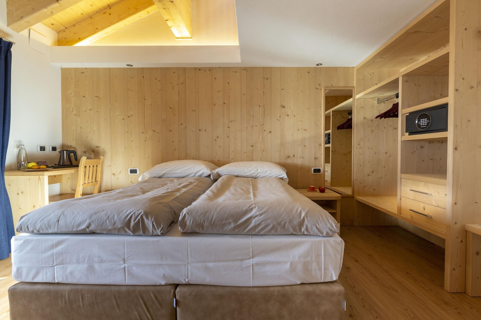 ליביניו Hotel "La Suisse" מראה חיצוני תמונה