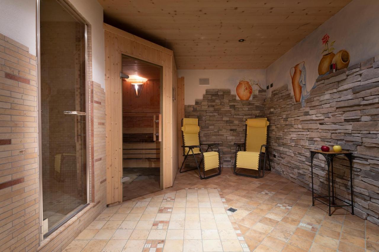 ליביניו Hotel "La Suisse" מראה חיצוני תמונה